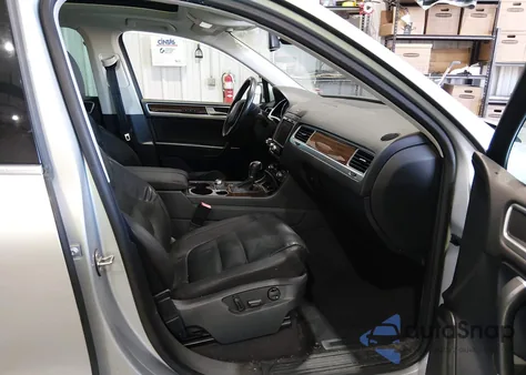 2015 Volkswagen Touareg V6 Lux из США, поврежденный, VIN WVGEF9BP6FD007972